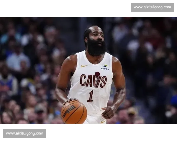 在关键时刻挺身而出 某篮球明星凭一记绝杀带领球队逆袭取胜 在关键时刻挺身而出 某篮球明星凭一记绝杀带领球队逆袭取胜